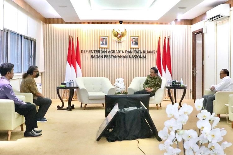 https://asset.kompas.com/crops/OZfx_7ieXoIIKDRmWoZalAQ2w9s=/0x301:1440x1261/750x500/data/photo/2022/05/21/6288929d2f50b.jpg