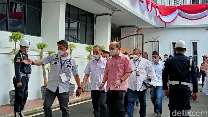ari-sigit-1_169.jpeg
