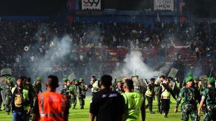 ricuh-suporter-arema-fc.jpg