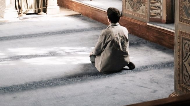 32299-cara-sholat-jamak-duhur-dan-ashar.jpg