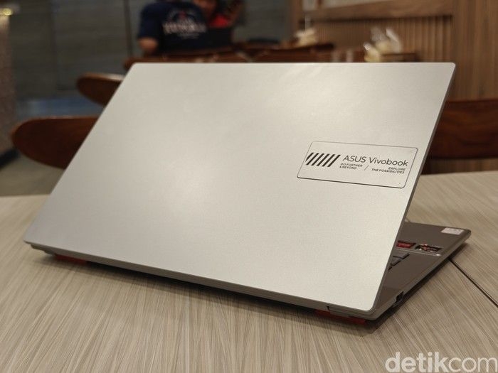asus-vivobook-go-14-8.jpeg