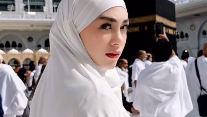 celine-evangelista-umrah-1741859337980_169.png