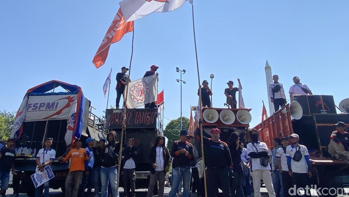 demo-buruh-di-surabaya-1776329957688_169.jpeg