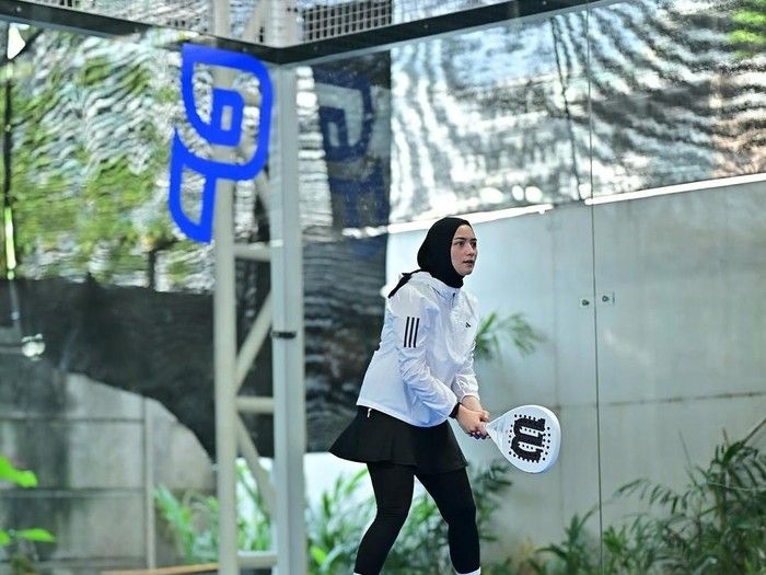 gaya-artis-saat-bermain-padel-1749542333395_43.jpeg