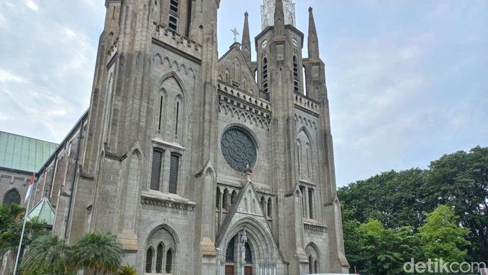gereja-katedral-jakarta_169.jpeg
