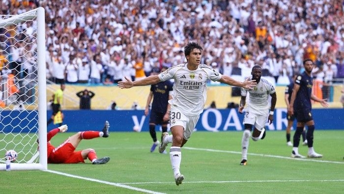 gonzalo-garcia-real-madrid-1751403694727_169.jpeg