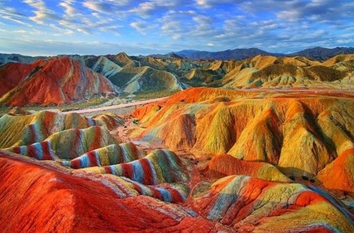 gunung-pelangi-zhangye-danxia-china.jpeg