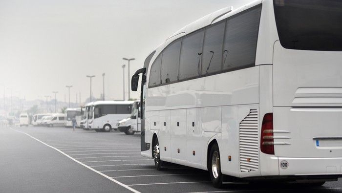 ilustrasi-bus_169.png