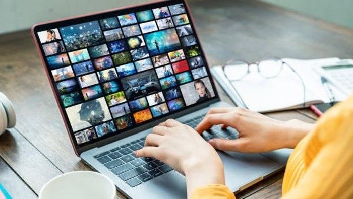 ilustrasi-memindahkan-foto-ke-laptop_169.jpeg