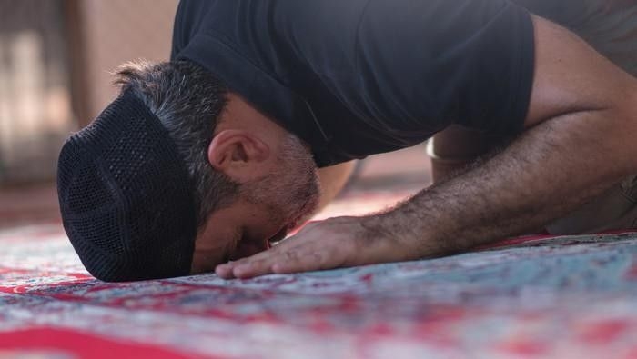 ilustrasi-salat-1_169.jpeg