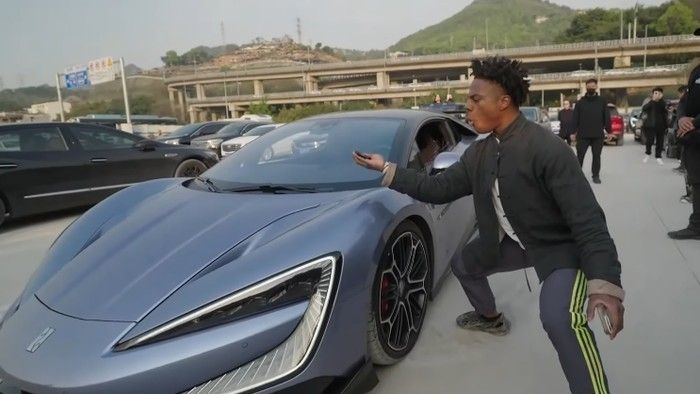 ishowspeed-kepincut-mobil-china-1743818115009_169.png