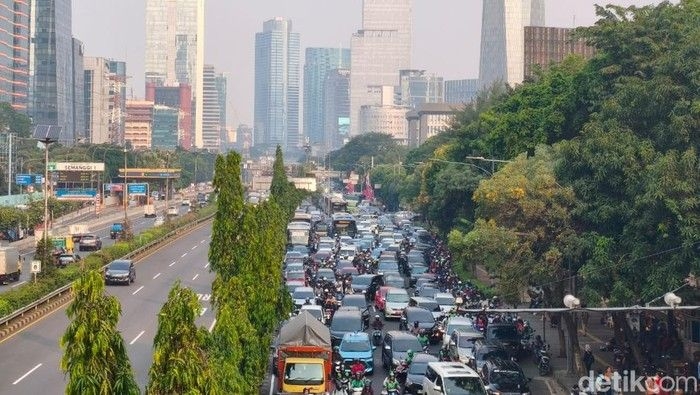 kondisi-jalan-gatot-subroto-1748425261457_169.jpeg