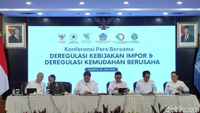 konferensi-pers-deregulasi-impor-1751256569001_169.jpeg