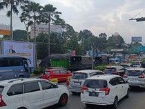 lalu-lintas-padat-di-simpang-gadog-1751079329653_43.jpeg