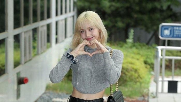 lisa-blackpink-v-bts-dan-park-bo-gum-6_169.jpeg