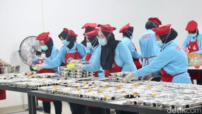 melihat-dapur-mbg-di-tapos-depok-7_169.jpeg