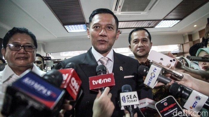 menko-ahy-sambangi-kementerian-transmigrasi_169.jpeg