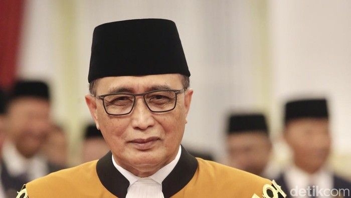 momen-prabowo-ambil-sumpah-ketua-ma-sunarto-1_169.jpeg
