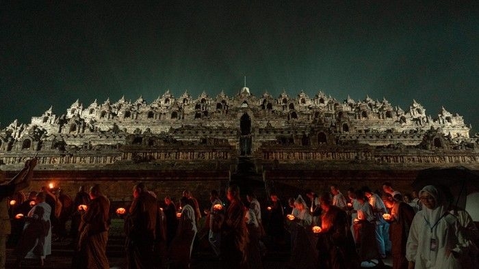 perayaan-waisak-di-borobudur-1746285134302.jpeg