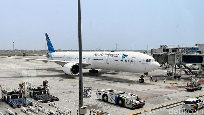 pesawat-garuda-indonesia-di-bandara-soetta_169.jpeg