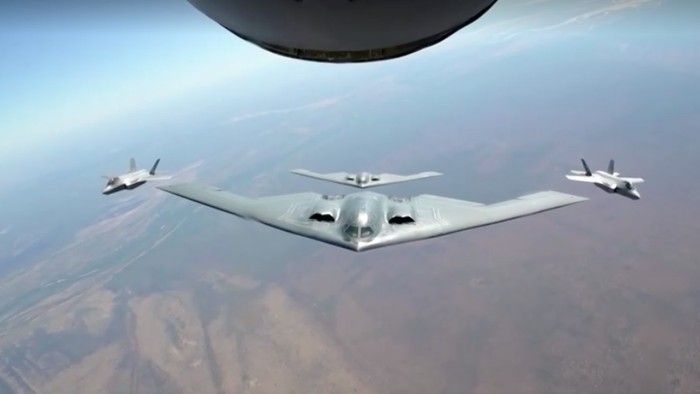pesawat-pengebom-b-2-as-1750559927983_169.png