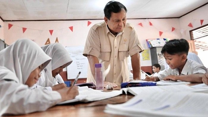 prabowo-tinjau-makan-bergizi-gratis-di-bogor-2_169.jpeg