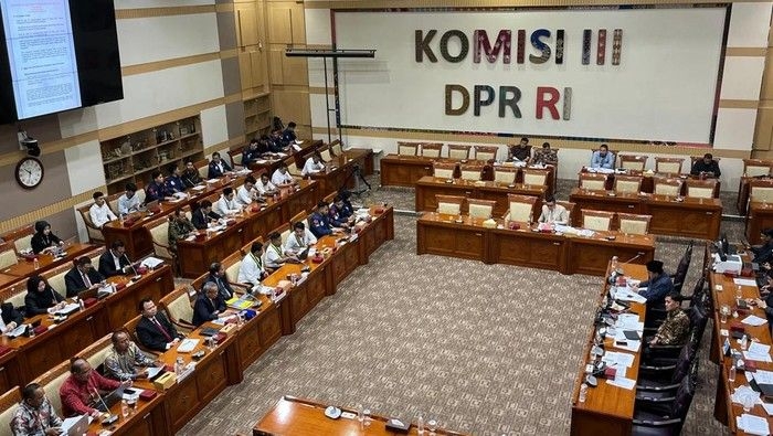 rapat-ruu-kuhap-di-dpr-ri-1750229289441_169.jpeg