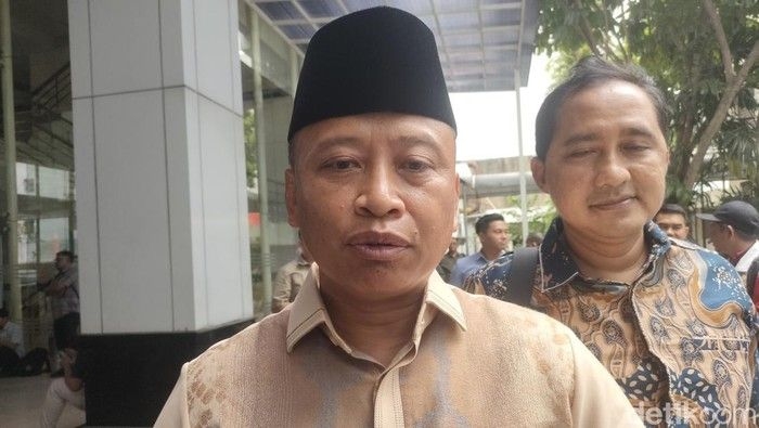 supian-suri-dwidetikcom_169.jpeg