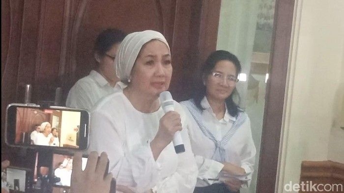 titiek-puspa-1744312822886_169.jpeg