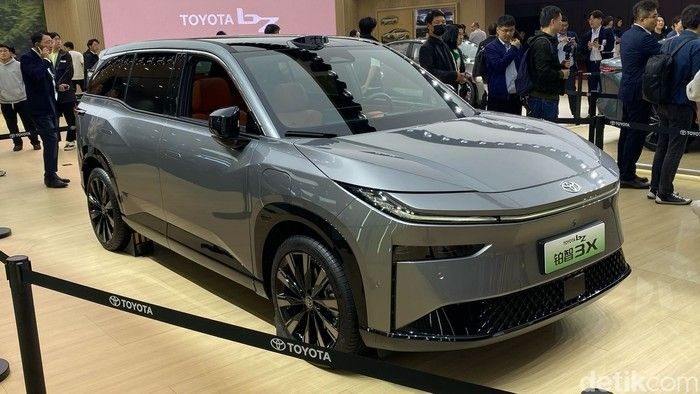 toyota-bz3x-1745390152226.jpeg