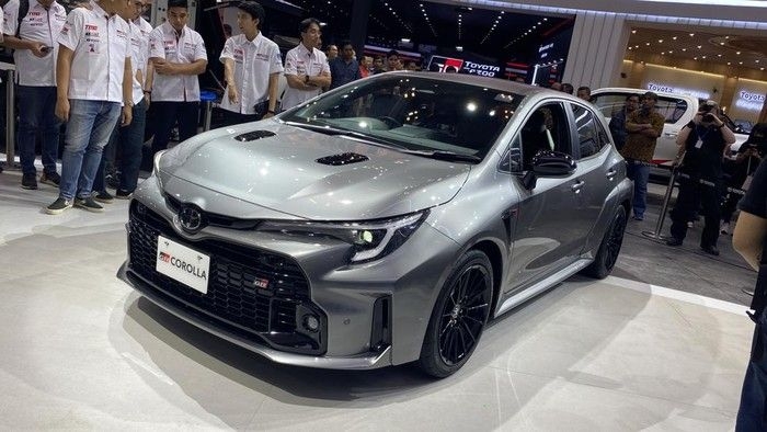 toyota-gr-corolla_169.jpeg