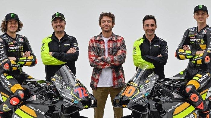 valentino-rossi-marini-dan-bezzecchi.jpg