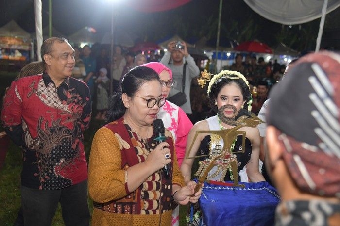 wali-kota-walkot-semarang-agustina-1747115365710.jpeg
