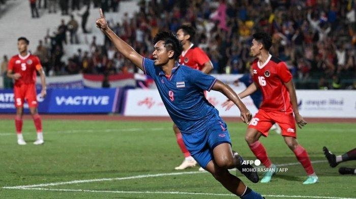 yotsakorn-burapha-pemain-thailand.jpg