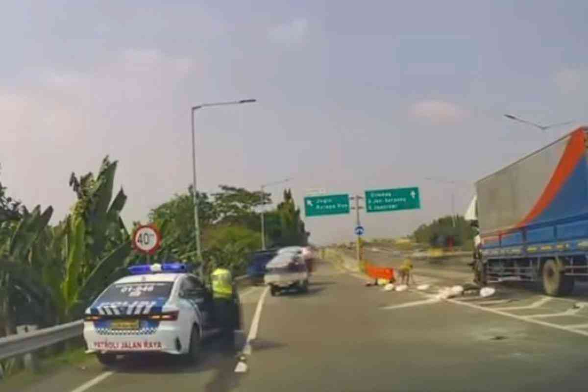 Polisi Gugur Saat Membantu Truk Mogok di Tol JORR, Dedikasi di Tengah Risiko Jalan Raya