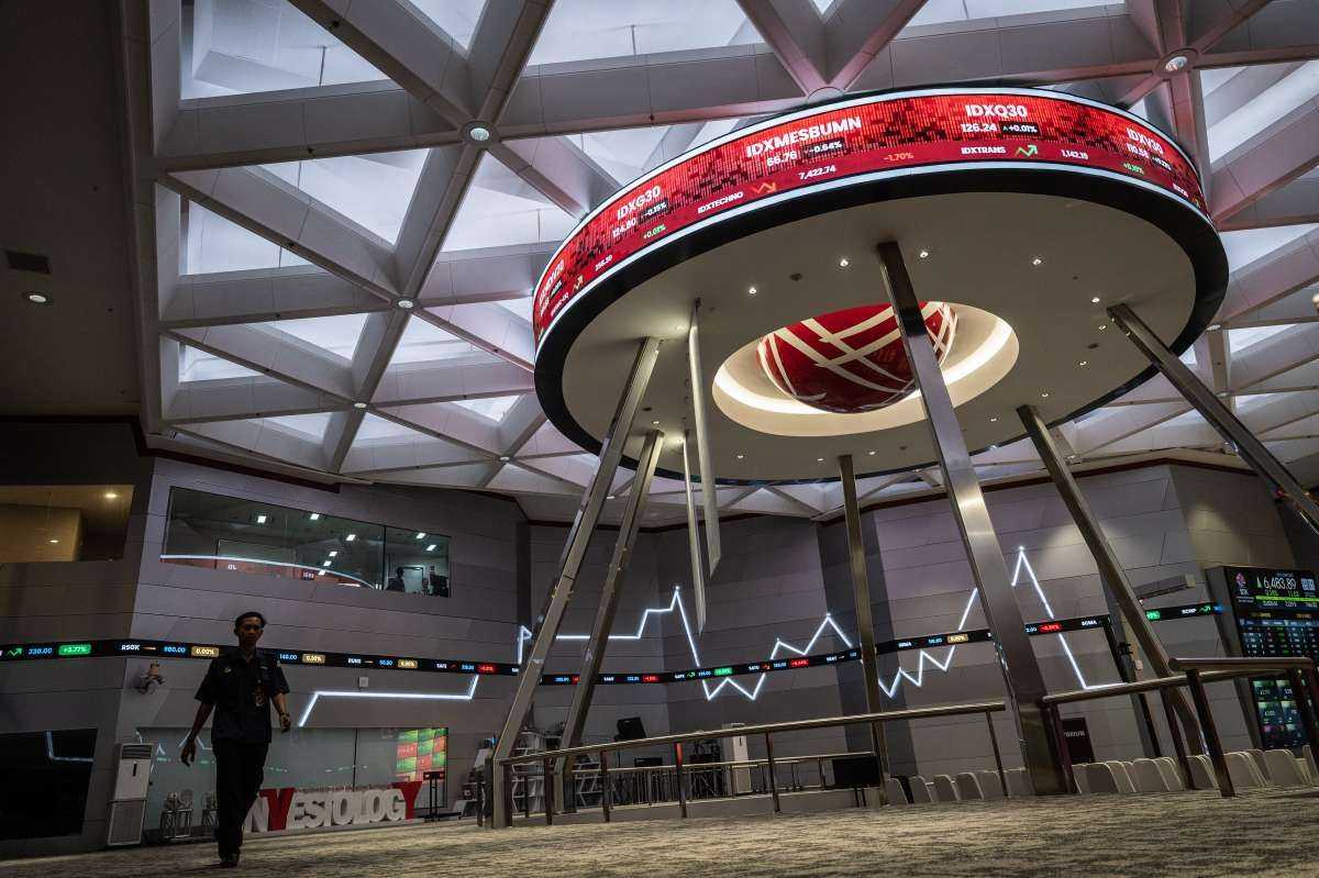 Saham BCA-BRI Anjlok hingga Mentok ARB, IHSG Ambruk 5,06% ke Level 4.922