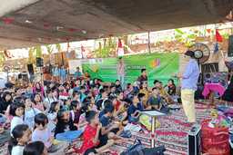 Kisah Inspiratif Daniel Bangun Ruang Belajar Gratis di Kolong Jembatan Jakarta, Dari 3 Anak Kini Menjadi 97 Murid