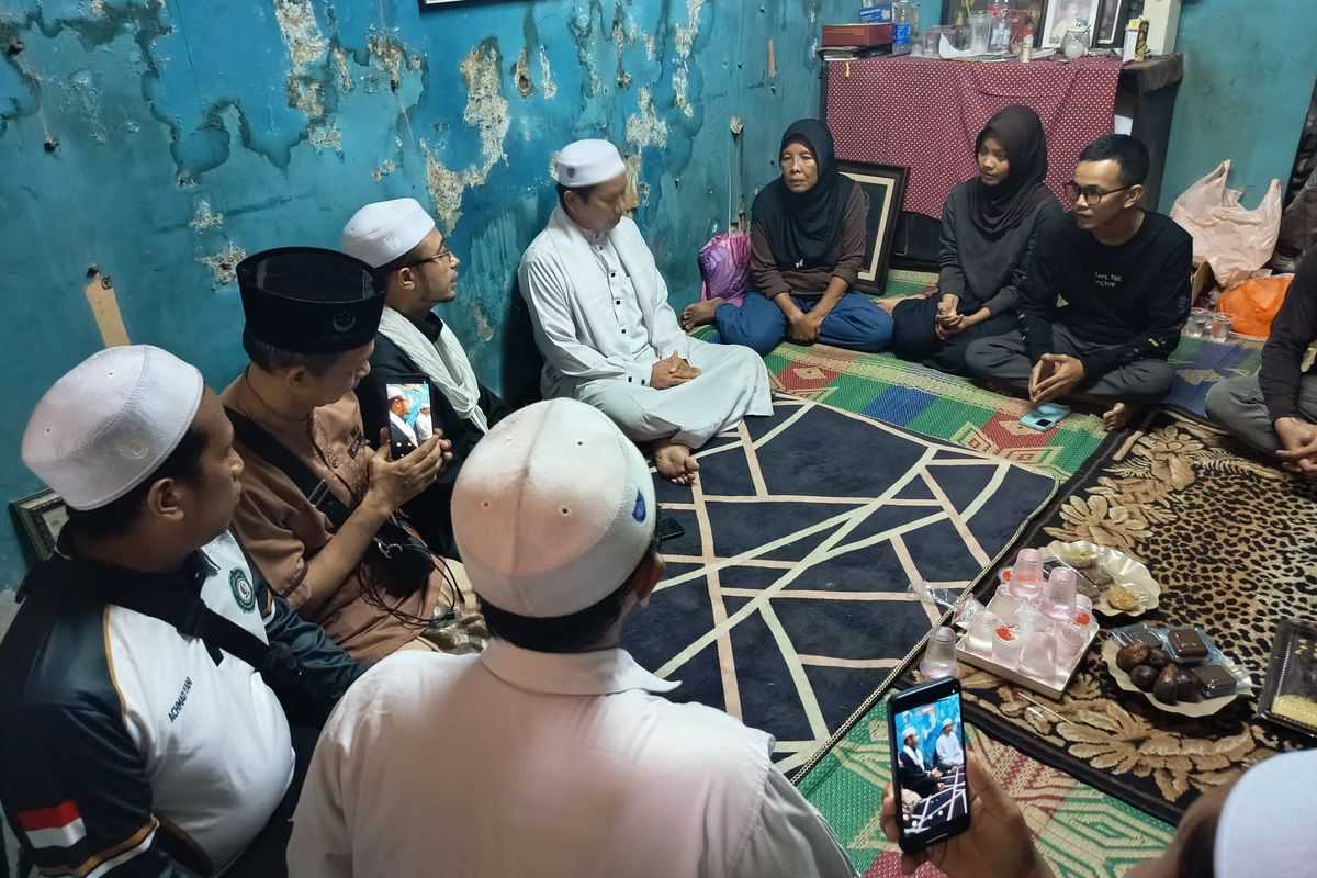 FPI Datangi Rumah Duka Bambang Setiawan, Siapkan Bantuan Hukum untuk Keluarga Korban Pejompongan