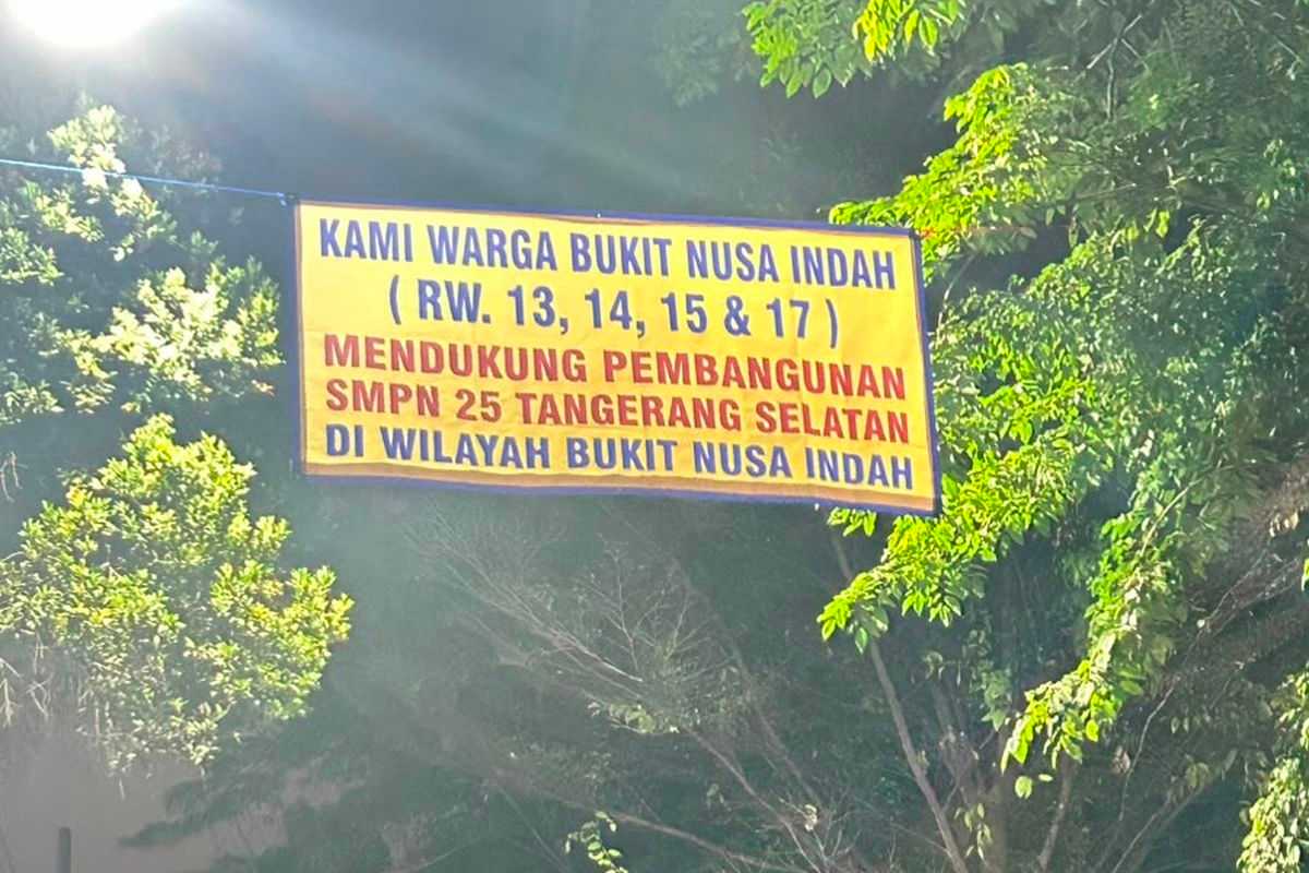 Polemik Pembangunan SMPN 25 Tangsel, Spanduk Dukungan Warga Mulai Bertebaran