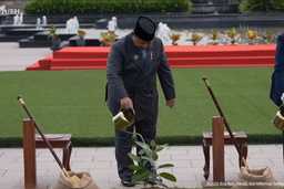 Prabowo Ikut Tanam Pohon Bersama Pemimpin BRICS di India