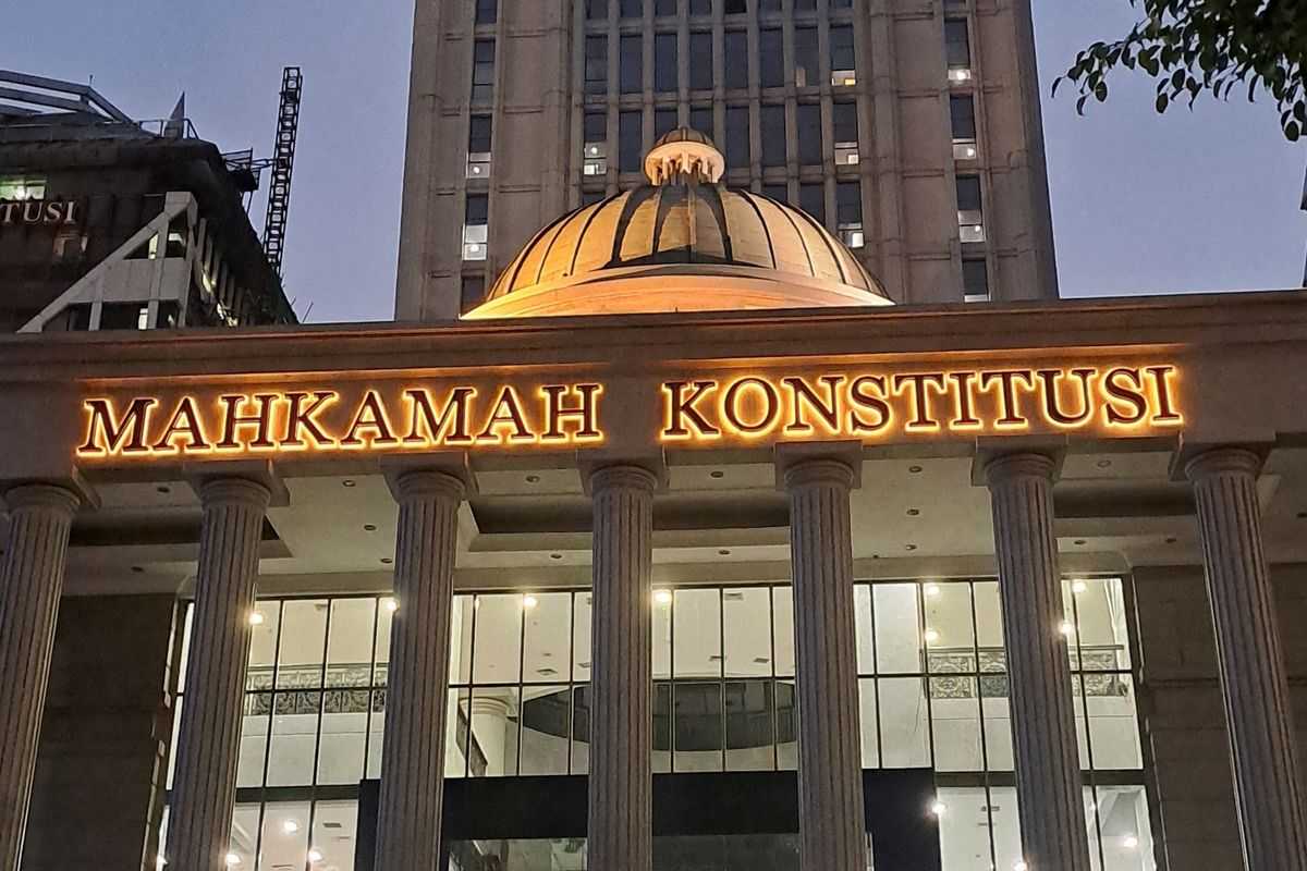 Sidang MK soal Syarat Gibran Hadirkan Yance Arizona, Titi Anggraini, dan Bivitri Susanti