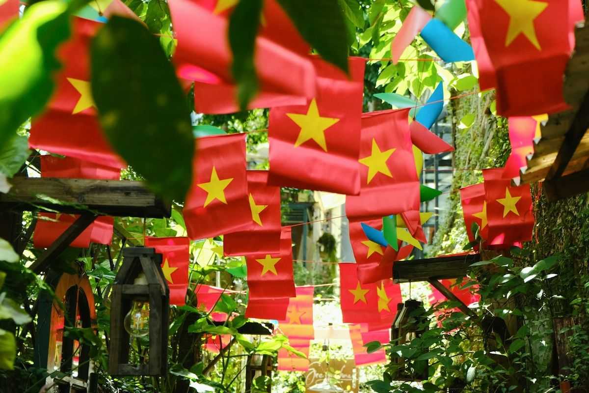 Pertumbuhan Ekonomi Regional dan Target Makroekonomi: Analisis Alasan Utama Pemerintah Vietnam Mematok Target Pertumbuhan Ekonomi Hingga 12,5 Persen pada Kuartal IV 2026