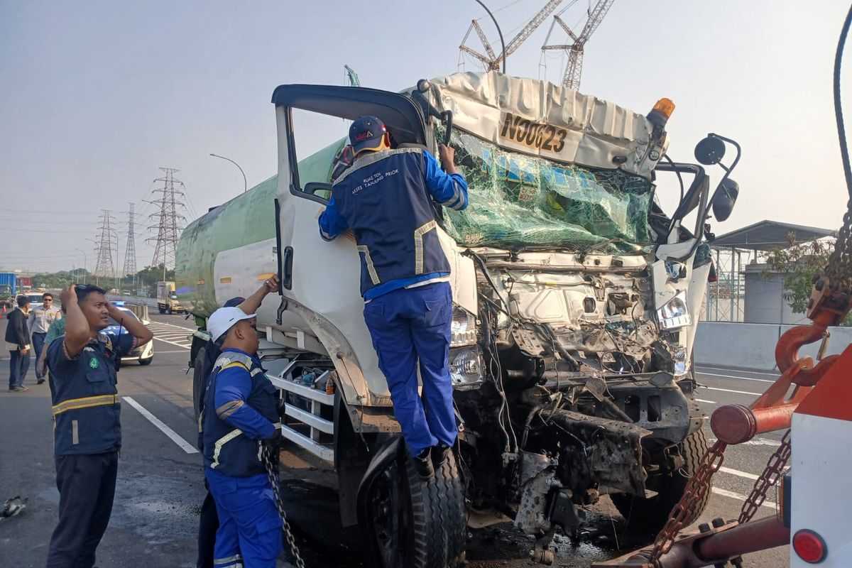 Sopir Truk Tangki Tewas Tabrak Trailer di Tol Cibitung-Cilincing, Polisi Duga akibat Microsleep