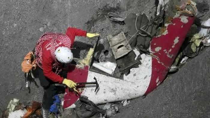 Tragedi Germanwings: Pesawat Jatuh dan Tewaskan 150 Orang Ternyata Sengaja Dijatuhkan