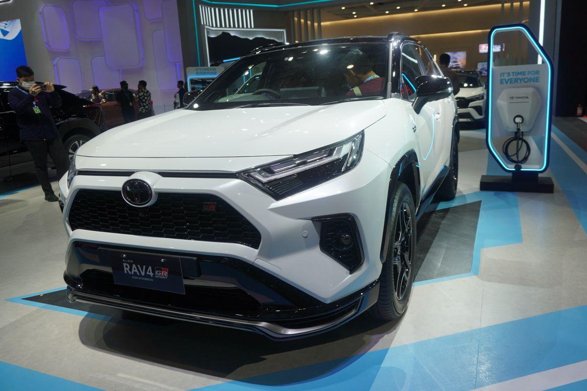 Toyota RAV4 PHEV GR Sport: Antusiasme Pasar Indonesia dan Proyeksi Penyediaan Stok