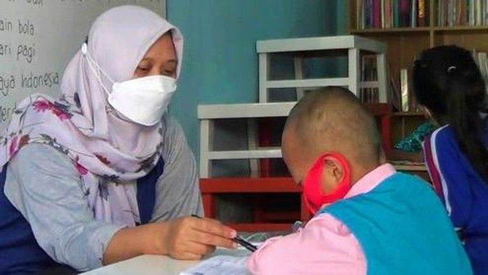 sekolah-tatap-muka-terbatas-bimbel-rumahan-menjadi-solusi-tambahan-jam-pelajaran-siswa-1_169.jpeg