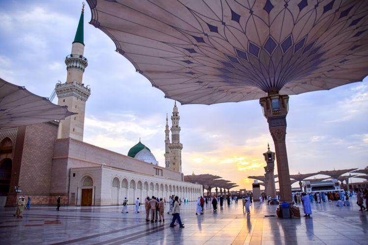 Umrah Sekalian Wisata ke Arab Saudi, Siapkan Biaya Berapa?