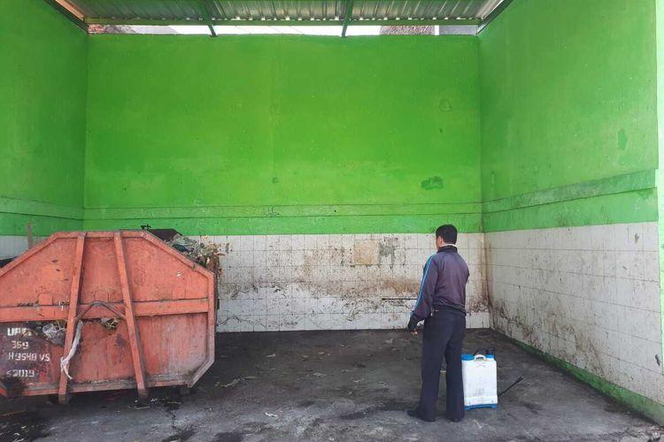 Warga Bandarharjo Keluhkan TPS yang Sering "Overload" dan Bau Busuk