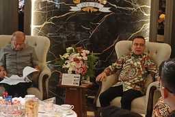 Karyawan PT Pos Adukan Gaji 31.000 Pegawai Terlambat, DPR Minta Tagihan Segera Dicairkan
