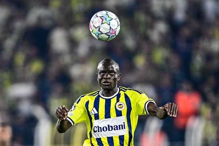 Ribut Usai Lyon Vs Fenerbahce, N'Golo Kante Pilih Tetap Tenang